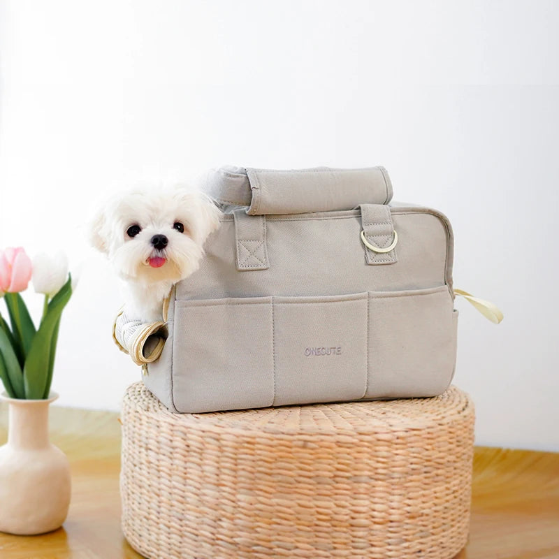 One-shoulder bags to carry small dogs